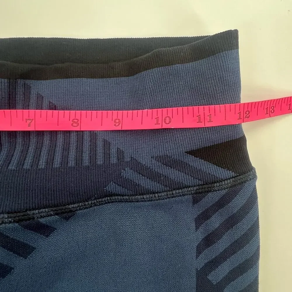 Sweaty Betty Interval Seamless 7/8 Workout Leggings
Navy Blue Block Jacquard M - Picture 6 of 10